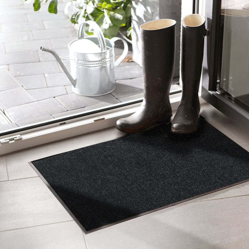 salonloewe-schwarz-l-ufer-50-x-75-cm image 2