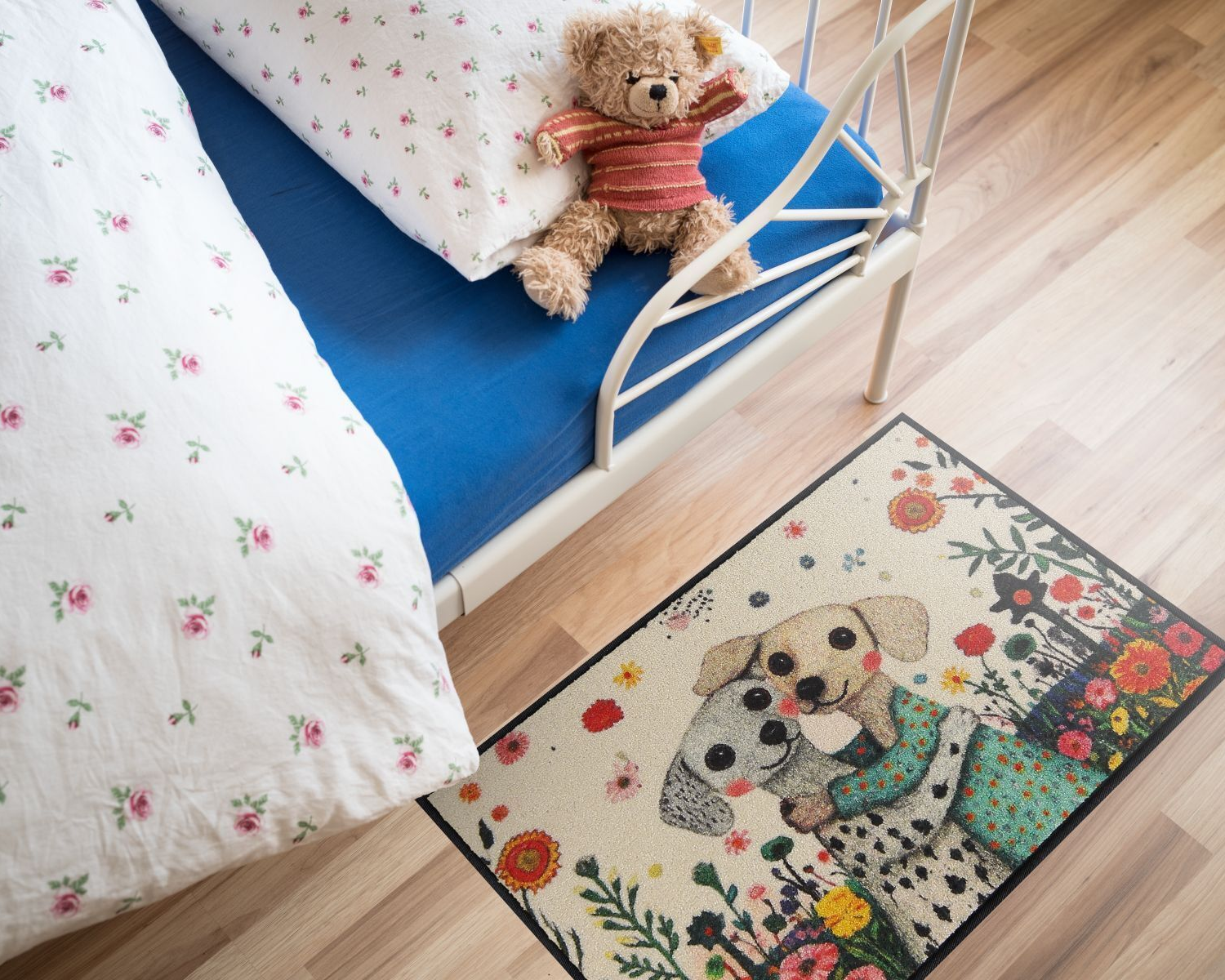 salonloewe-sweet-dogs-eingangsmatte-50-x-75-cm-hunde-motiv-auf-blumenwiese image 2
