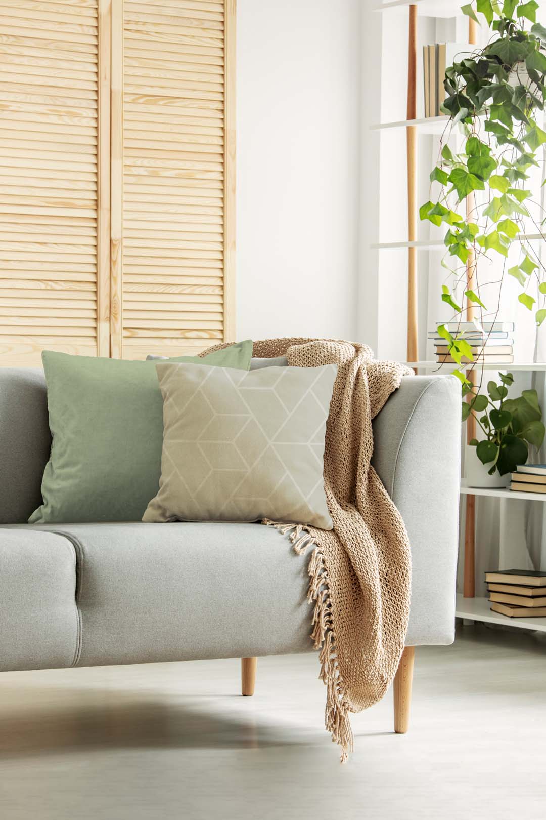 teppana-linja-beige-kissen-weiches-waschbares-wohnkissen-mit-verdecktem-rei-vers image 3