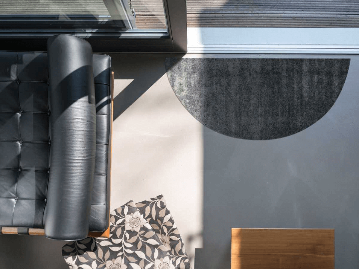 salonloewe-ronny-stripes-grey-sonderform-42-x-85-cm image 2