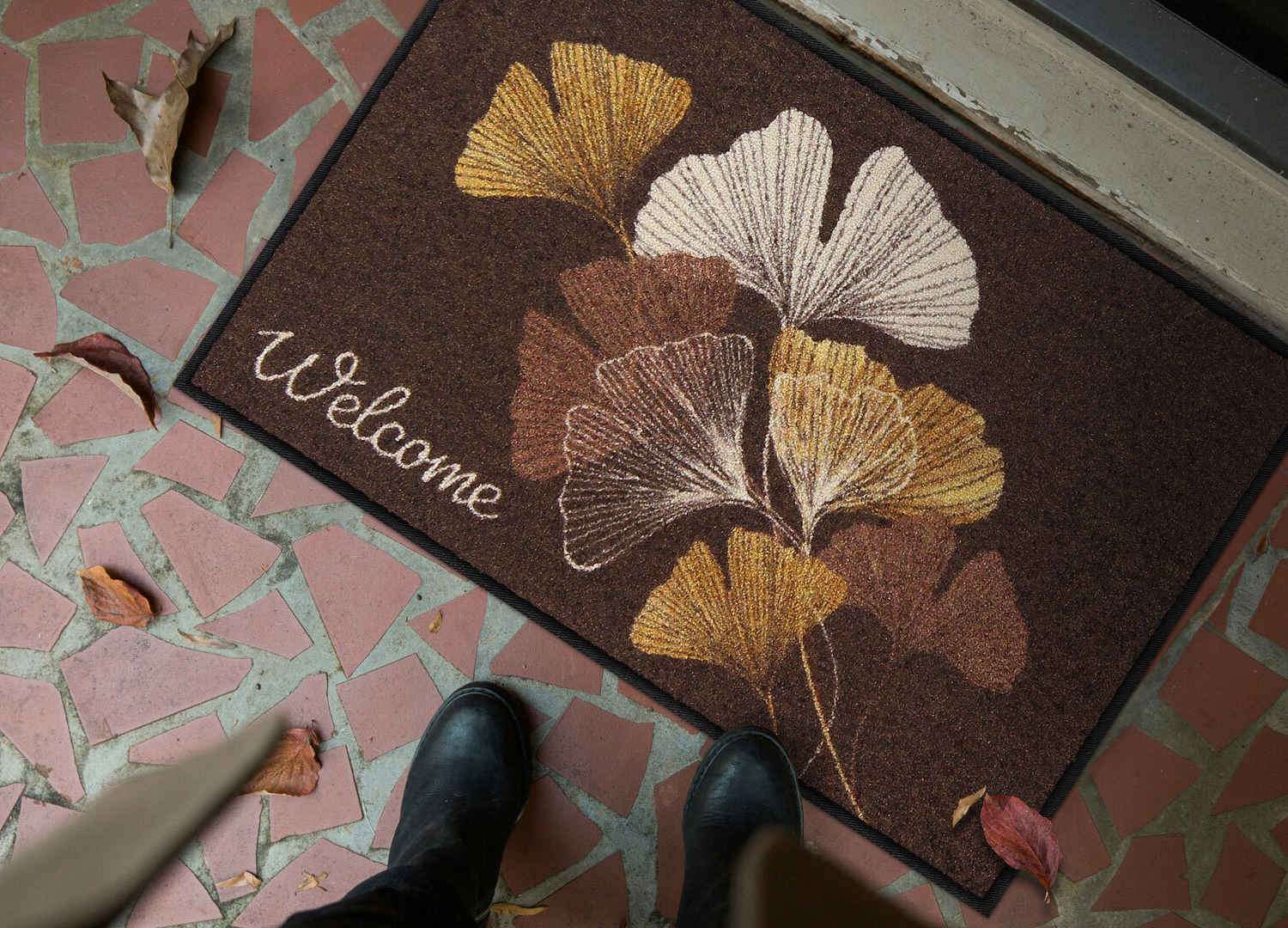 salonloewe-ginko-welcome-mocca-eingangsmatte-50-x-75-cm-ginkgobl-tter-design-pol image 2