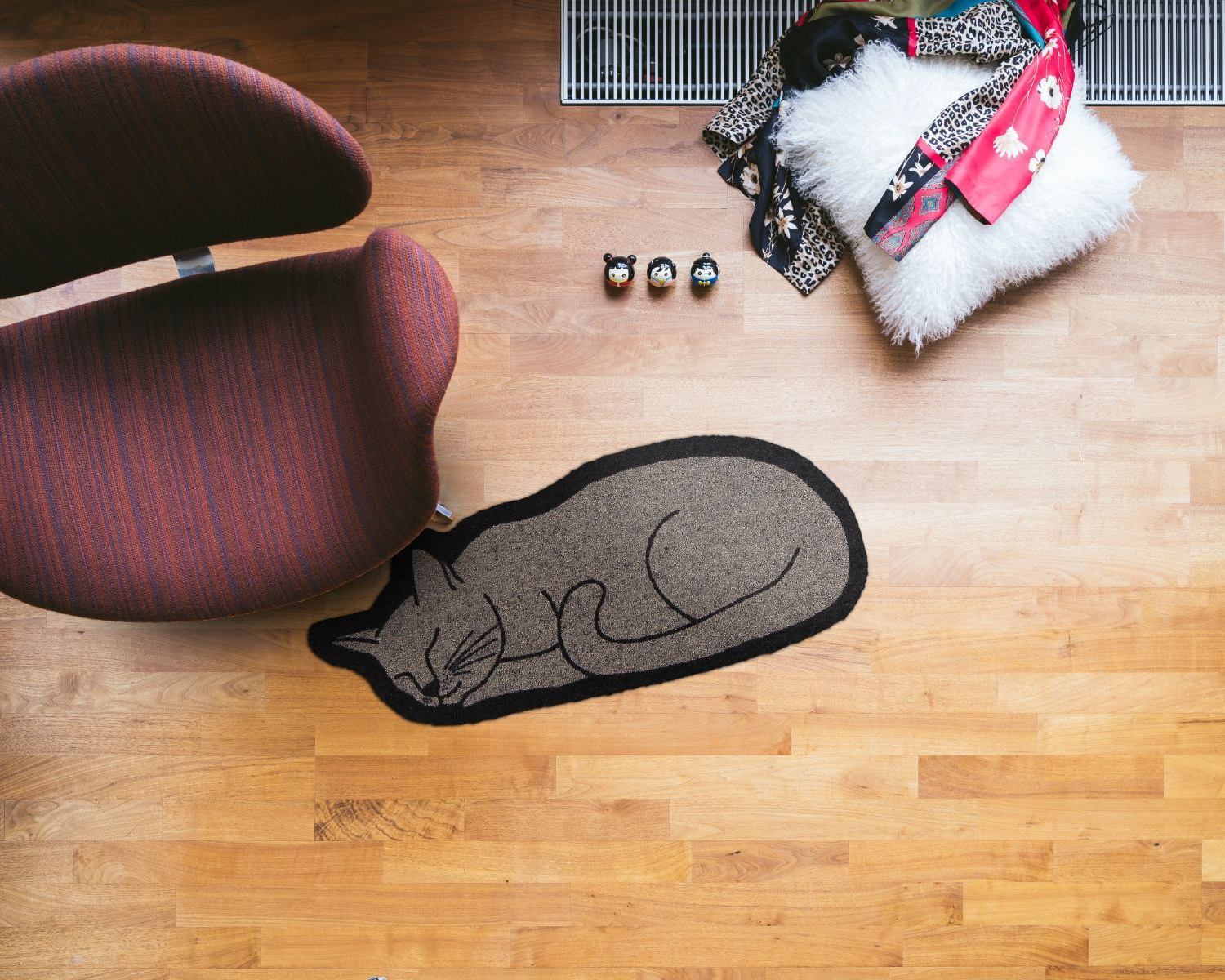 salonloewe-shape-cat-minimatte-27-x-100-cm-waschbare-matte-mit-stilisiertem-katz image 2