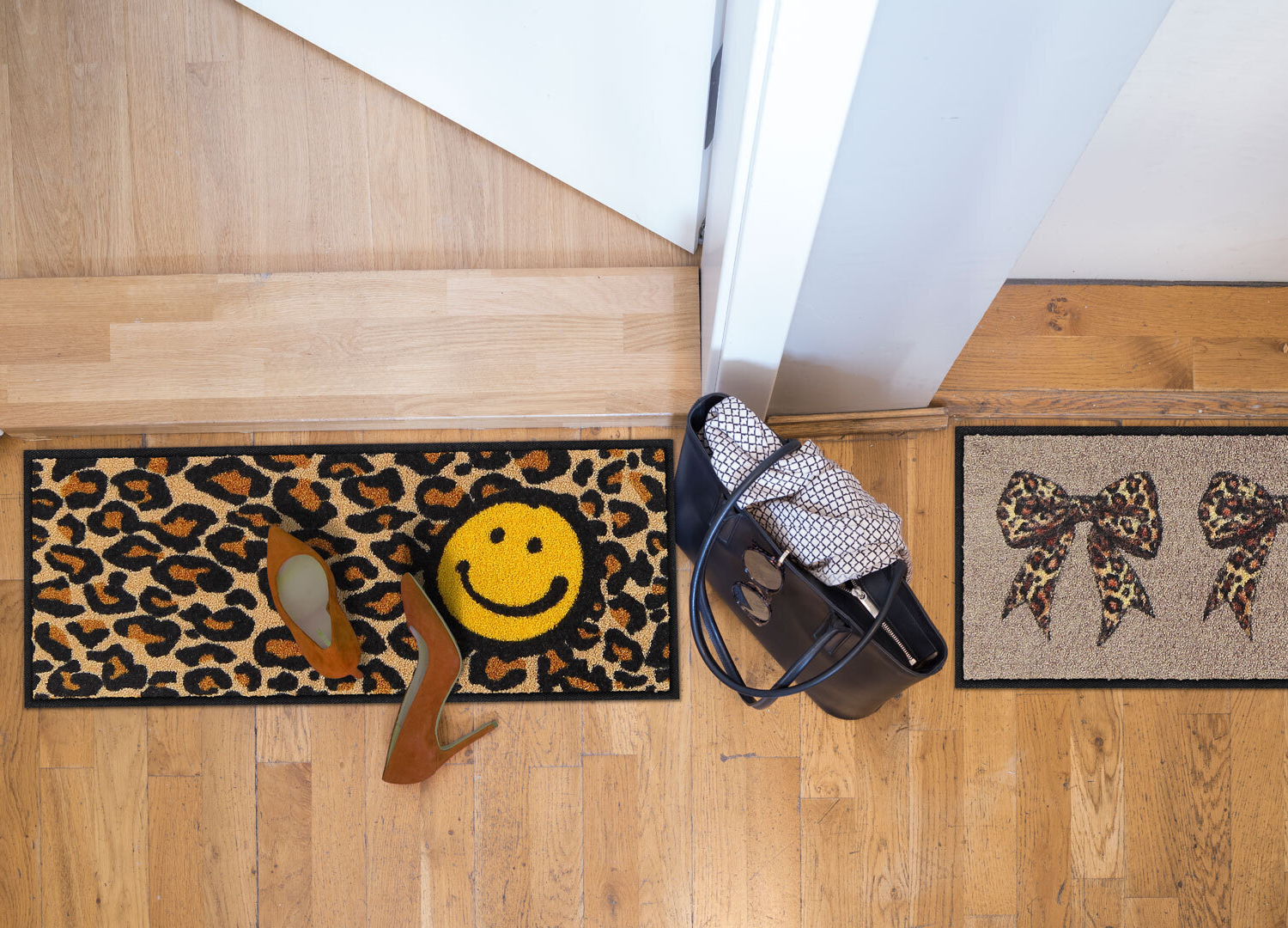 salonloewe-smile-leo-yellow-minimatte-30-x-75-cm-leopardenmuster-mit-smiley image 2